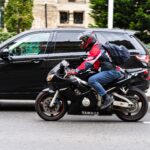 Legea prin care şoferii cu permis auto categoria B ar putea conduce și motociclete, sesizată de Iohannis la CCR. Care sunt motivele