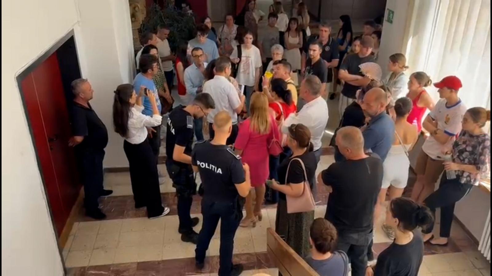 Corpul de control trimis la Arhitectură. Sute de candidaţi admişi şi apoi respinşi acuză că notele au fost măsluite