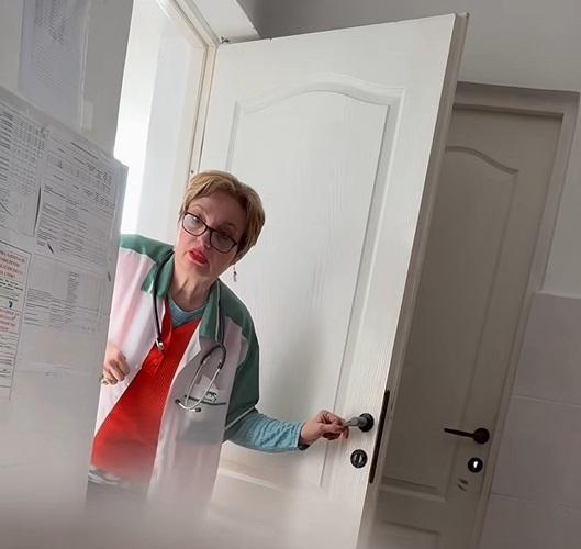 Medic de familie din Vâlcea, filmat în timp ce reproşează unui pacient că merge la cabinet: „Iar venişi? Taci din gură în faţa mea”. Explicaţiile doctoriţei