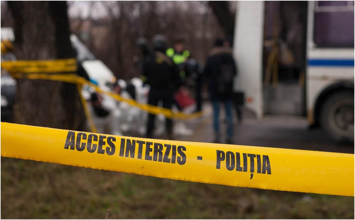 Bebeluș de 8 luni, găsit mort de tată în casa din Vaslui. Era plin de lovituri, iar mama e principalul suspect