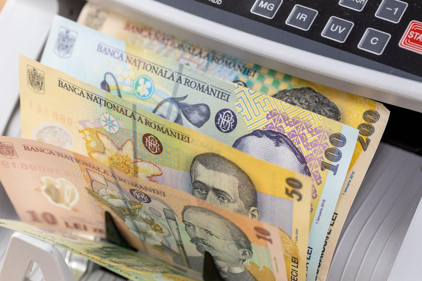 Om de afaceri din Horezu, înşelat cu 670.000 de lei de o tânără cunoscută pe net. Bărbatul făcuse şi un credit