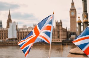 Noua regulă de călătorie în UK, de la 1 aprilie. Ce taxă trebuie să plătească românii şi cât timp e valabilă