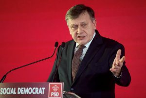 Crin Antonescu, întrebat dacă este deranjat de discuţiile despre o candidatură a lui Ilie Bolojan: „Da, de ce să vă mint?”