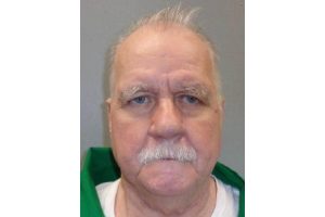 Prima execuție prin pluton în SUA din 2010, în urma deciziei unui condamnat la moarte. „Ştia că trei gloanțe îi vor străpunge inima și oasele”