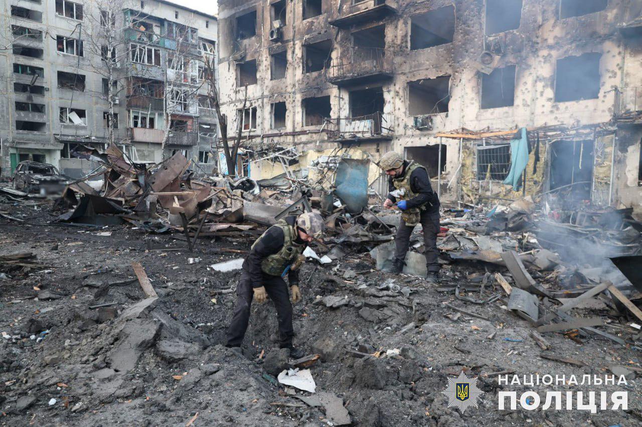 Doliu în Ucraina după atacuri devastatoare ale rușilor: 14 morţi şi 37 de răniţi. Trump îi ia apărarea lui Putin: Oricine ar face asta