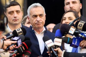 Cine sunt cei 5 susţinători ai lui Călin Georgescu, trimişi în judecată. Mesajele postate pe grupul de WhatsApp „Gaşca Cangrena”