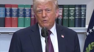 Reacția lui Trump după ce un jurnalist a primit din greșeală planuri secrete ale Pentagonului despre viitoare atacuri asupra rebelilor Houthi