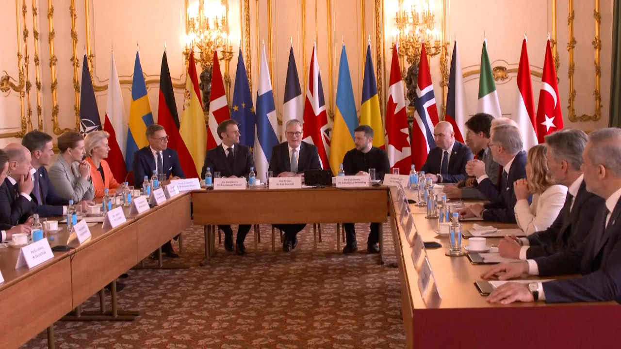 Cel mai negru scenariu pentru România, după ce Trump a oprit ajutorul pentru Ucraina