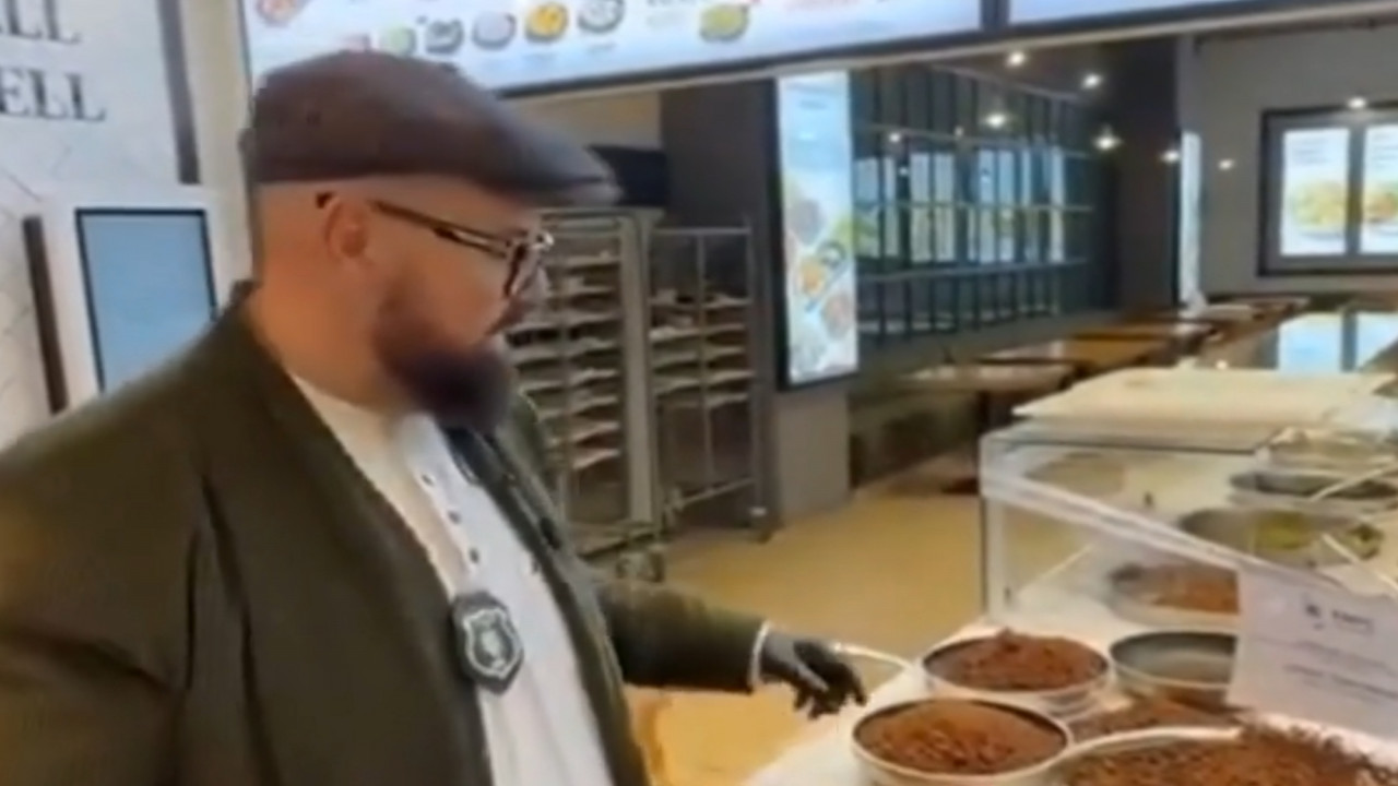 Ulei vechi de săptămâni bune la un restaurant din Promenada Mall controlat de ANPC: „Tot cancerul ăsta îl vindeţi!”