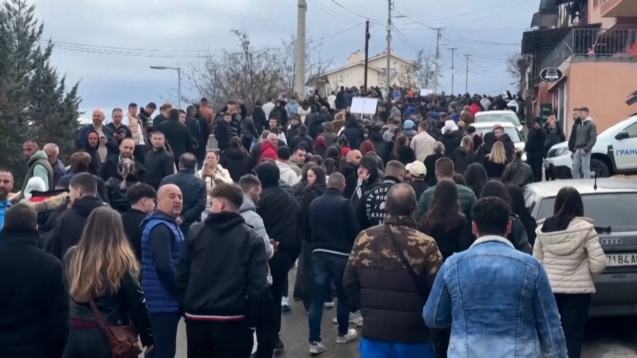 Doar 12 cluburi din Macedonia de Nord funcţioneză legal. Sunt anunţate proteste de amploare după tragedia din „clubul morţii”