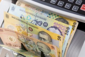 Taxa pe stâlp, modificată din nou. 75% din sumă va fi plătită de companiile de stat şi 25% de către companiile private