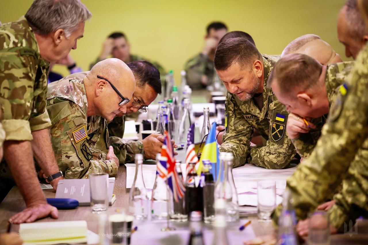 Ucraina confirmă oficial implicarea SUA şi UK în planificarea operațiunilor militare încă din 2022: „A devenit arma noastră secretă”