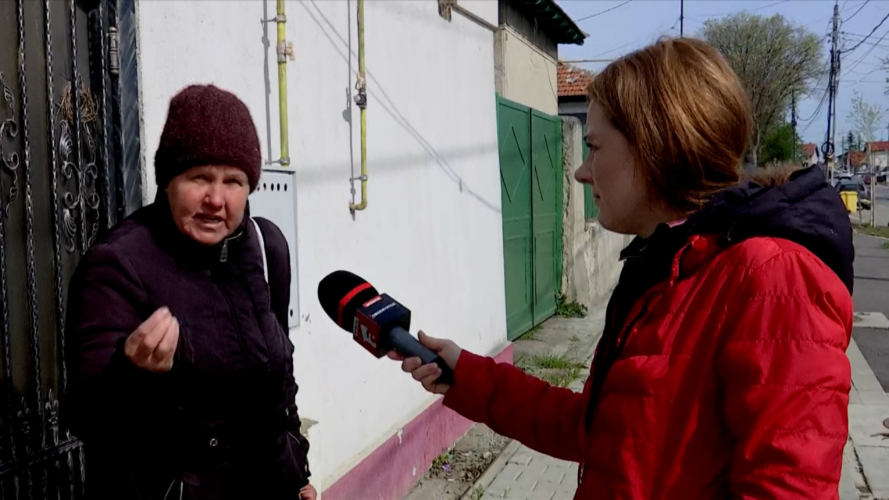 Oraş din ţară, terorizat de un tren de coşmar: casele se dărâmă văzând cu ochii şi zgomotul „te ridică din morţi”