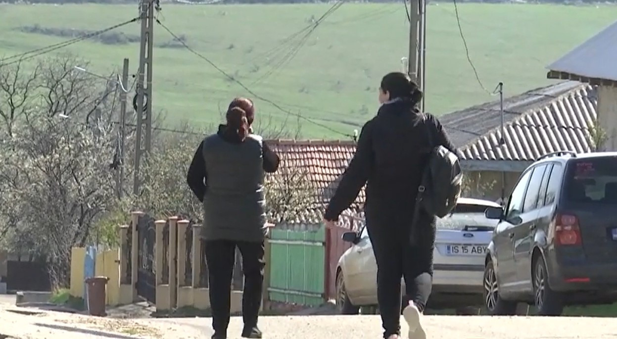 Cât timp fac ieşenii de la sat până la cel mai apropiat spital. Mulţi cer ajutor la 112 doar pentru transport