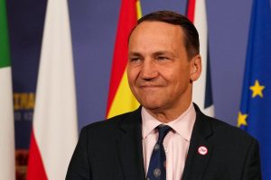 Polonia închide Consulatul Rusiei din Cracovia și expulzează diplomați. A stabilit că serviciile ruse au incendiat cel mai mare mall din Varșovia