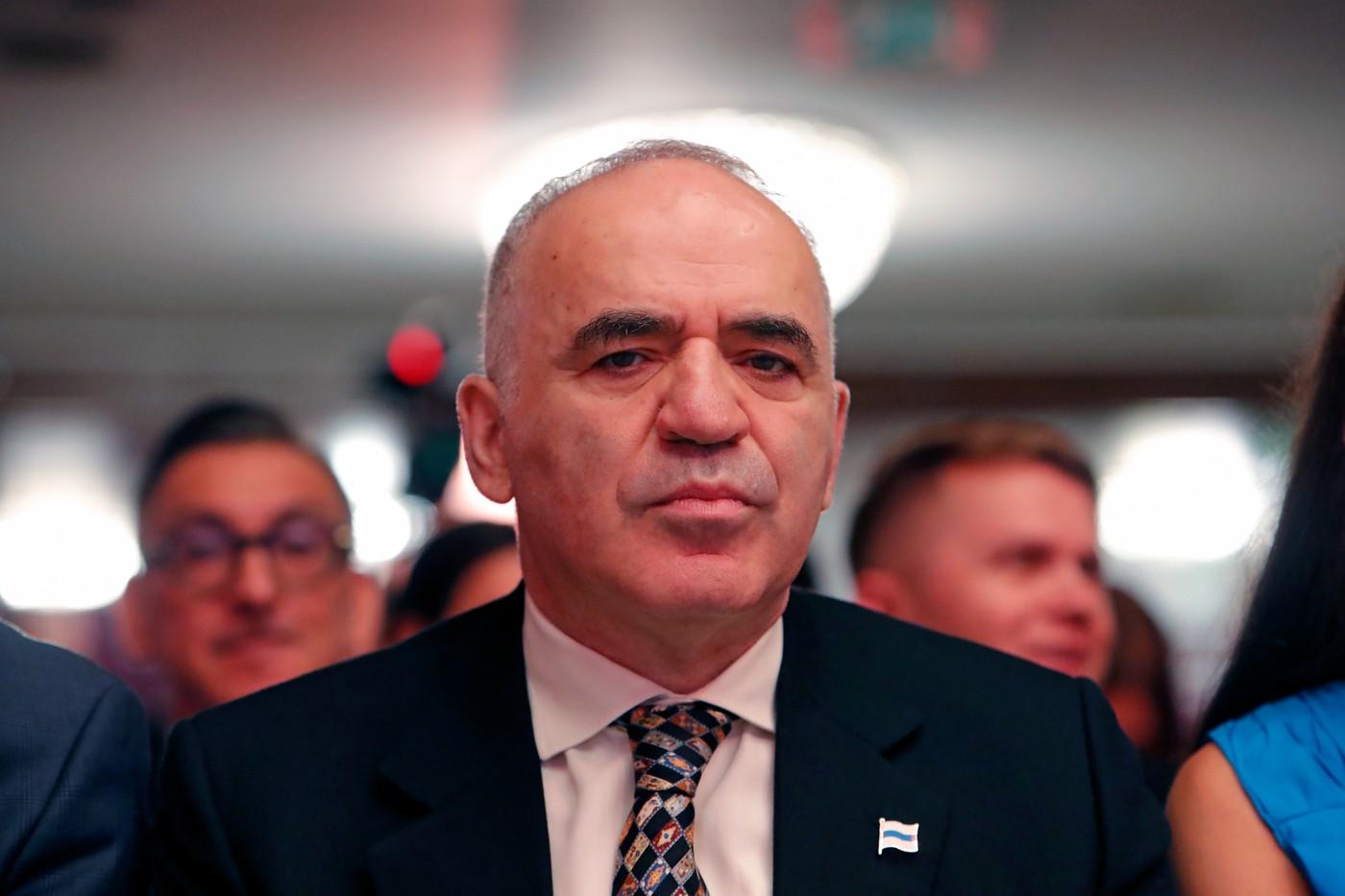 Garry Kasparov, despre situaţia din România înainte de alegeri: „Riscul real e să vă alăturaţi statelor paria. Vreţi să-i urmaţi pe Orban şi Fico?”
