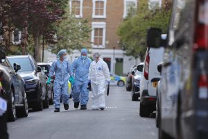 Trei incendii suspecte în Londra, legate de Keir Starmer. Un tânăr de 21 de ani a fost arestat: poliţia antitero implicată