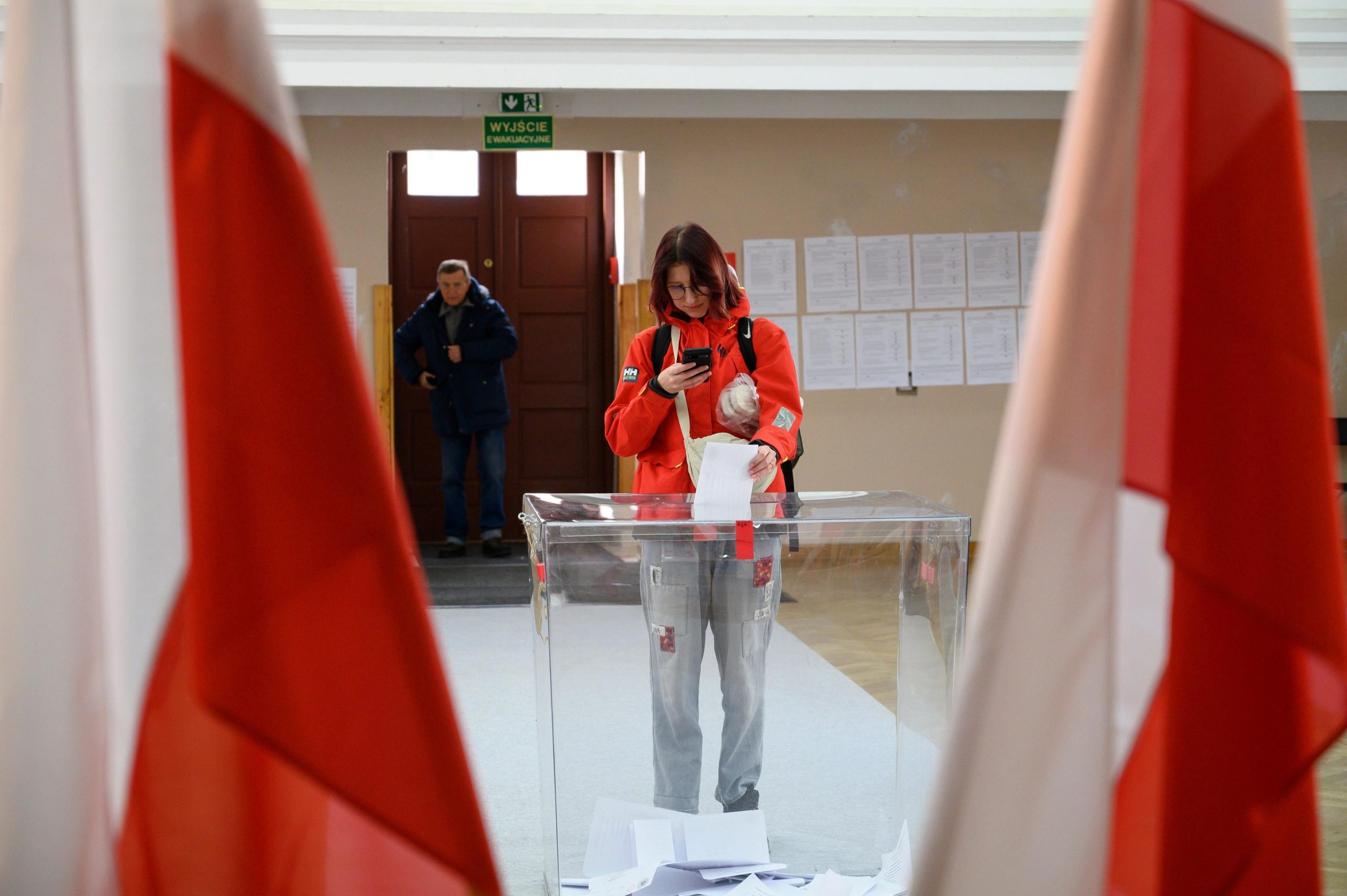 Alegeri prezidențiale în Polonia. Luptă strânsă între liberalul Trzaskowski și conservatorul Nawrocki