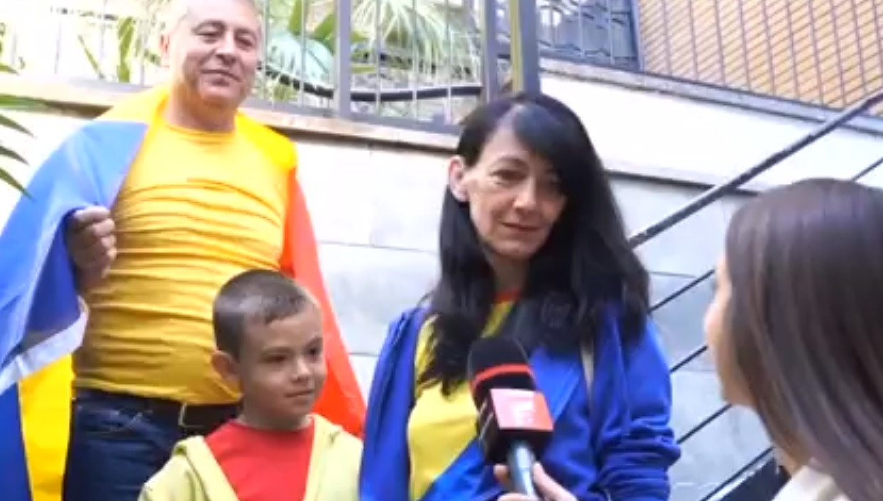 A doua zi de vot în diaspora marchează un nou record. Emoţia se simte în fiecare mare capitală europeană: „Noi suntem poporul”