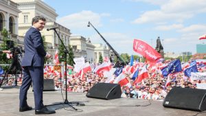 Nicuşor Dan, prima vizită oficială în calitate de preşedinte ales: A ţinut un discurs în faţa a 100.000 de polonezi. Luni, urmează învestitura