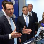 „Arză-te-ar focul să te ardă”. Sebastian Burduja, ameninţat de fostul preşedinte al CNCIR