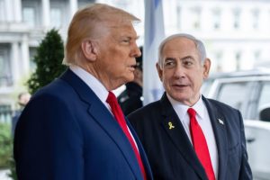 Israel ar putea ataca Iranul în câteva zile, Teheranul amenință bazele SUA. Prețul petrolului a crescut brusc