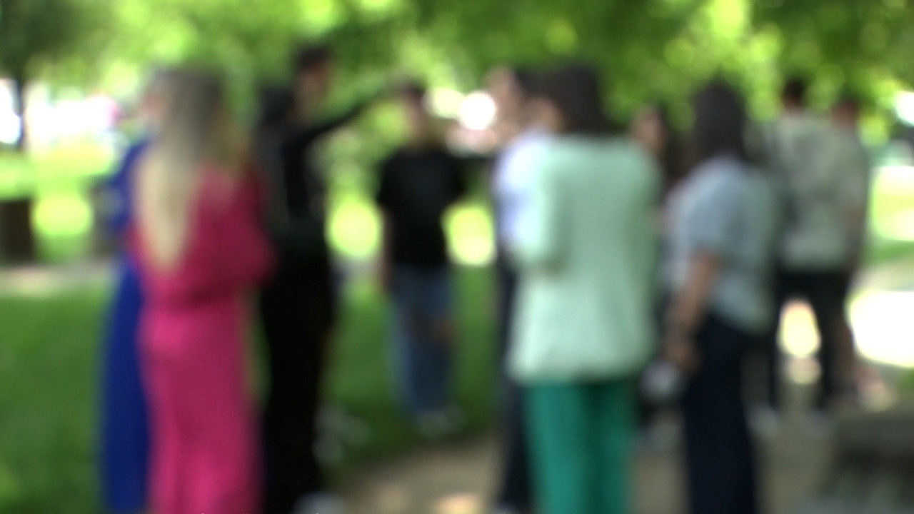 Profesor din Iaşi, acuzat de hărţuire sexuală de către studentele sale. Întreba de unde îşi cumpără chiloţii