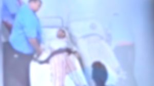 „Împinsi, loviţi în cap”. Ororile la care erau supuşi bolnavii de la Săpoca: mărturia unei foste paciente