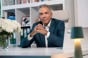 Guvernul pregăteşte o nouă ordonanţă Trenuleţ. Vicepremierul Anastasiu: „Suntem cu spatele la zid”