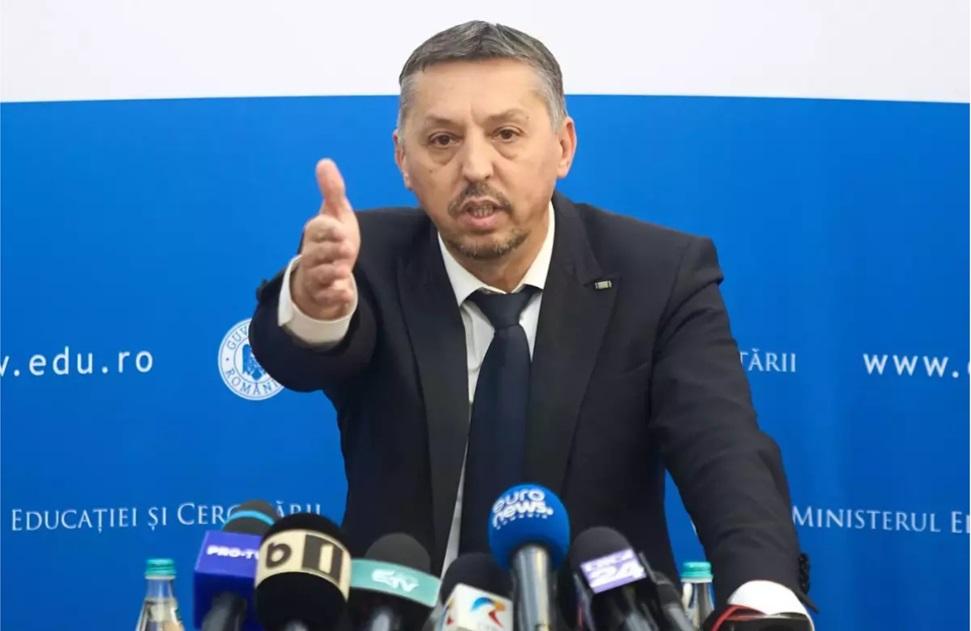 Daniel David: „Educaţia are o contribuţie mare la deficitul pe care îl avem”