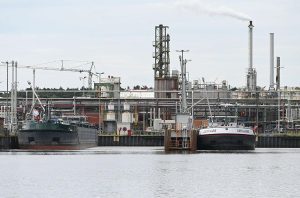 Industria petrochimică din Europa, în declin. Combinatele se închid: „Este ca şi cum ai fi pe Titanic”