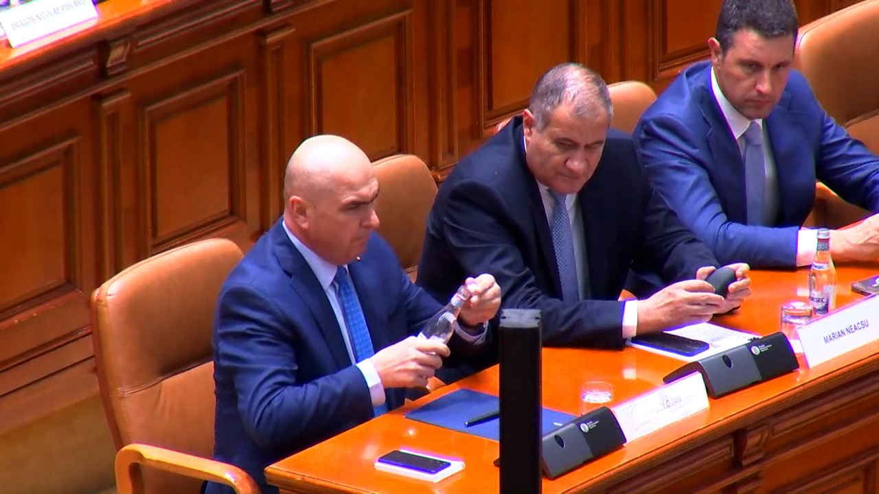 Scandalul PSD-PNL a ajuns la etapa „amante” şi „ciumpalaci”. Miza tăierilor anunţate de Bolojan