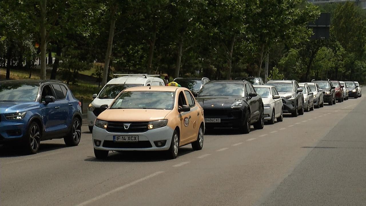 Tot mai multe maşini iau foc în mers sau chiar în parcare. Cum pot evita şoferii un incendiu