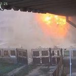 Momentul în care un magazin din Dâmboviţa sare în aer şi se aprinde ca o minge de foc. Explozia a făcut prăpăd