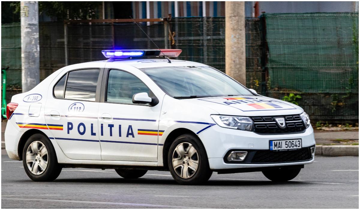 Adolescentă din Călăraşi, bătută şi obligată să meargă dezbracată pe stradă jumătate de km de o altă tânără