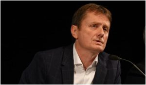 Ministru sârb, în stare gravă după ce a suferit un AVC în direct la TV. Momentul, surprins de camere