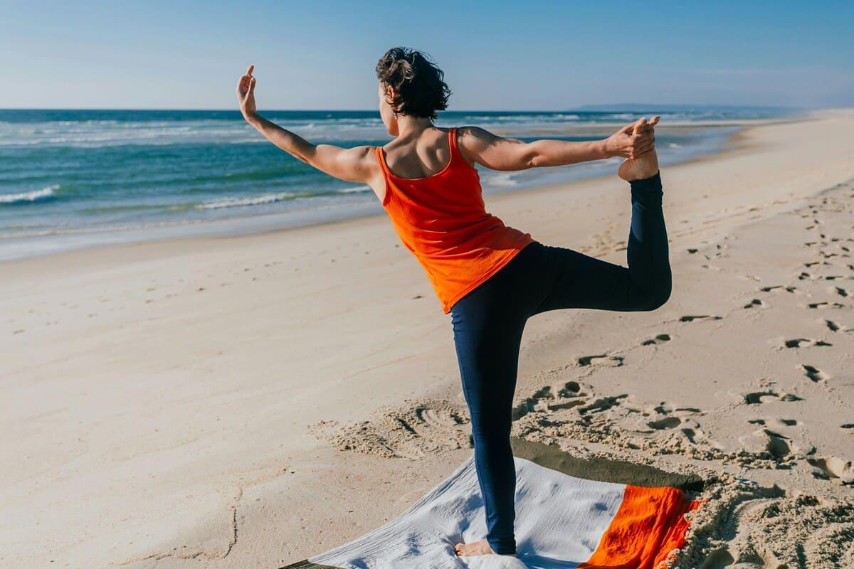 (P) Ce tricouri alegi pentru activitățile sportive: sală, alergare sau pilates?