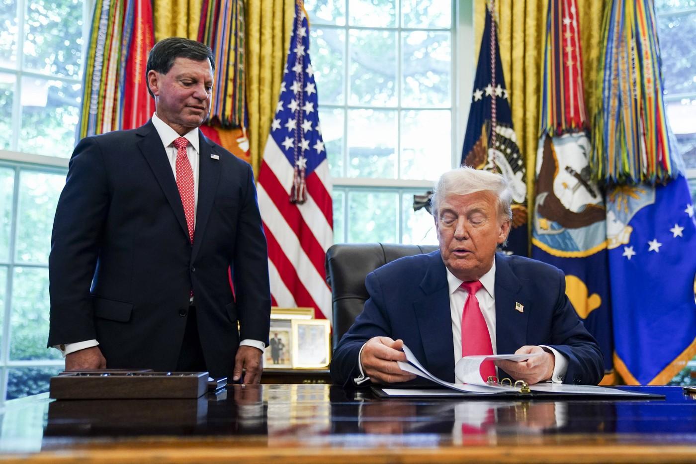 Trump va elimina votul prin corespondenţă şi maşinile de vot: Un demers menit „să aducă onestitate”