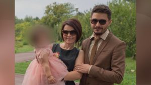 Fetiţa, martoră la crima din Craiova, a fost găsită ţinându-şi mama de mână. Ultimele cuvinte ale femeii