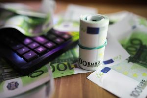 Cea mai mare pensie din România a scăzut cu aproape 2.000 € după taxarea la CASS. Top 10 pensii din ţară