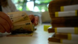 ASF, ANRE și ANCOM avertizează „riscuri sistemice” dacă li se taie din salarii. Șefii câștigă 60.000 lei/lună