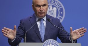 Bolojan dă asigurări că banii economisiţi din Educaţie „nu vor fi duşi în altă parte”
