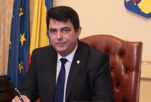 Angajatul la stat care câştiga jumătate de milion de lei anual. Cum a reuşit să deţină 6 funcţii simultan