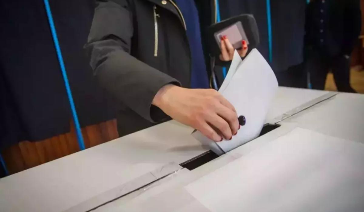 Sondaj CURS: Dacă duminică ar fi alegeri parlamentare, AUR ar avea 34%, urmat de PSD-23%, PNL-16% şi USR-12%