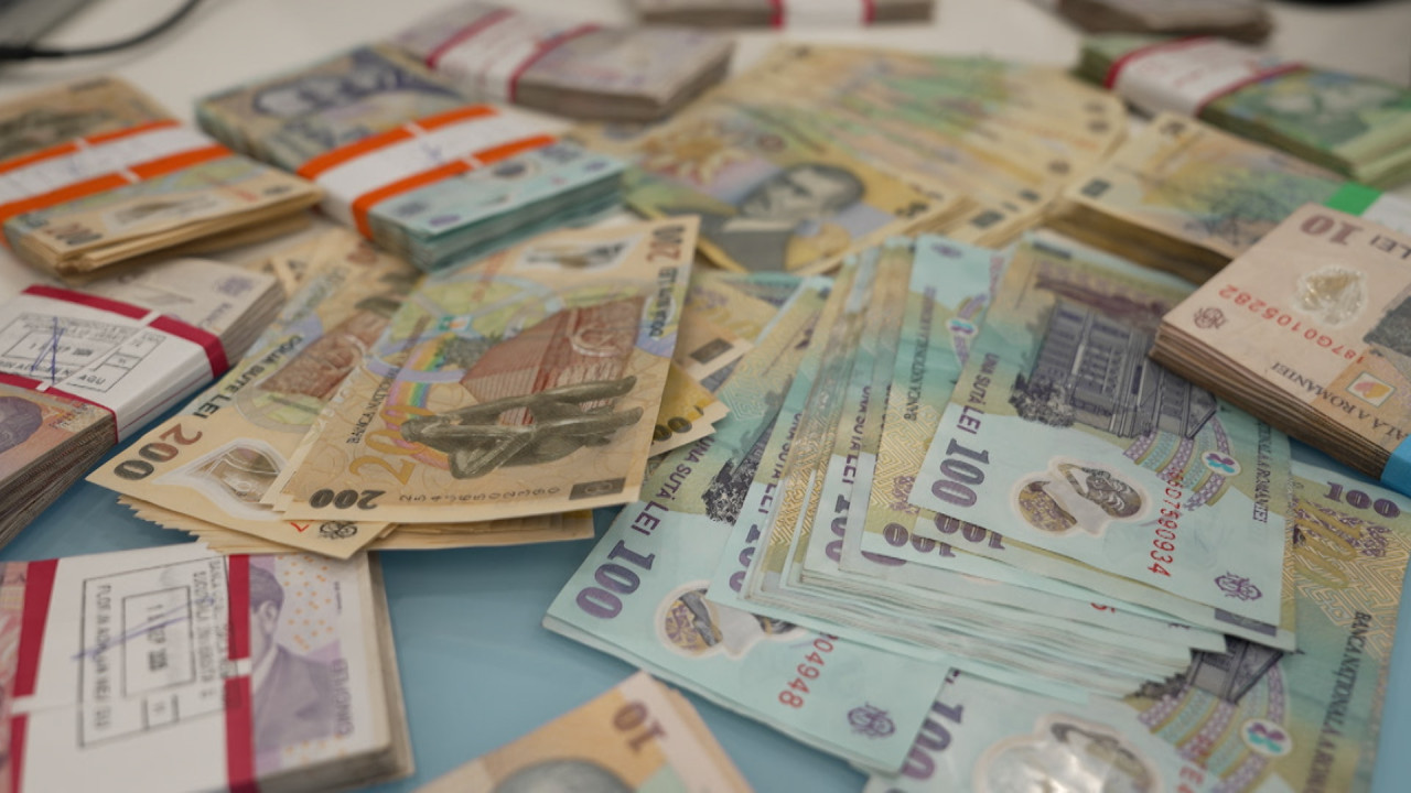 Cum am ajuns „campioni” la inflaţie, dar şi la deficit bugetar. Marea risipă de la stat