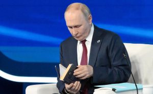 Putin: Eliminarea petrolului rusesc de pe piața mondială ar duce prețul ţiţeiului la peste 100 $ pe baril