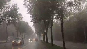 Ciclonul Barbara aduce potop în Bucureşti şi 5 judeţe: va ploua cât pentru 3 luni