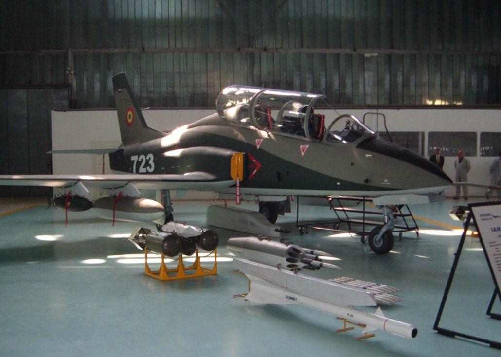 Avioane Craiova, în pericol: Ajutorul pentru Ucraina ar bloca livrările de IAR Șoim și riscă penalități uriașe