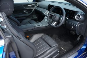 Cum să cureți geamurile mașinii în mod profesionist, fără efort? Serviciile de detailing interior sunt salvarea ta