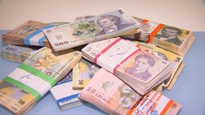 În 2026 cresc impozitele pe locuinţe şi maşini. Cât vei plăti anul viitor pentru un apartament în Capitală